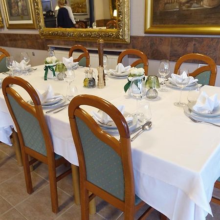 זאגרב Hotel Vila Tina מראה חיצוני תמונה