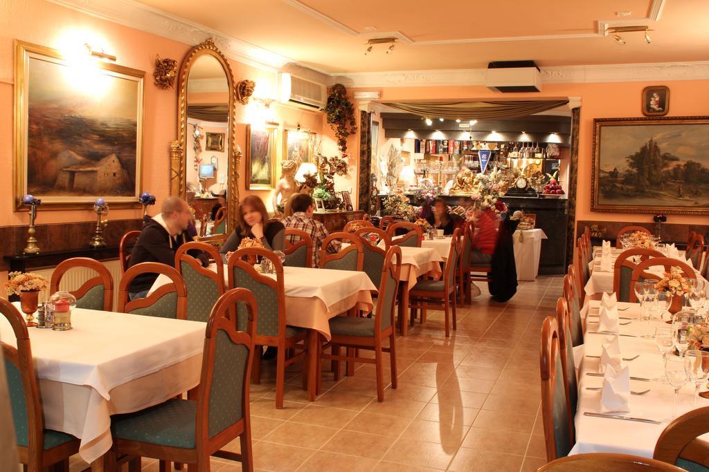 זאגרב Hotel Vila Tina מראה חיצוני תמונה