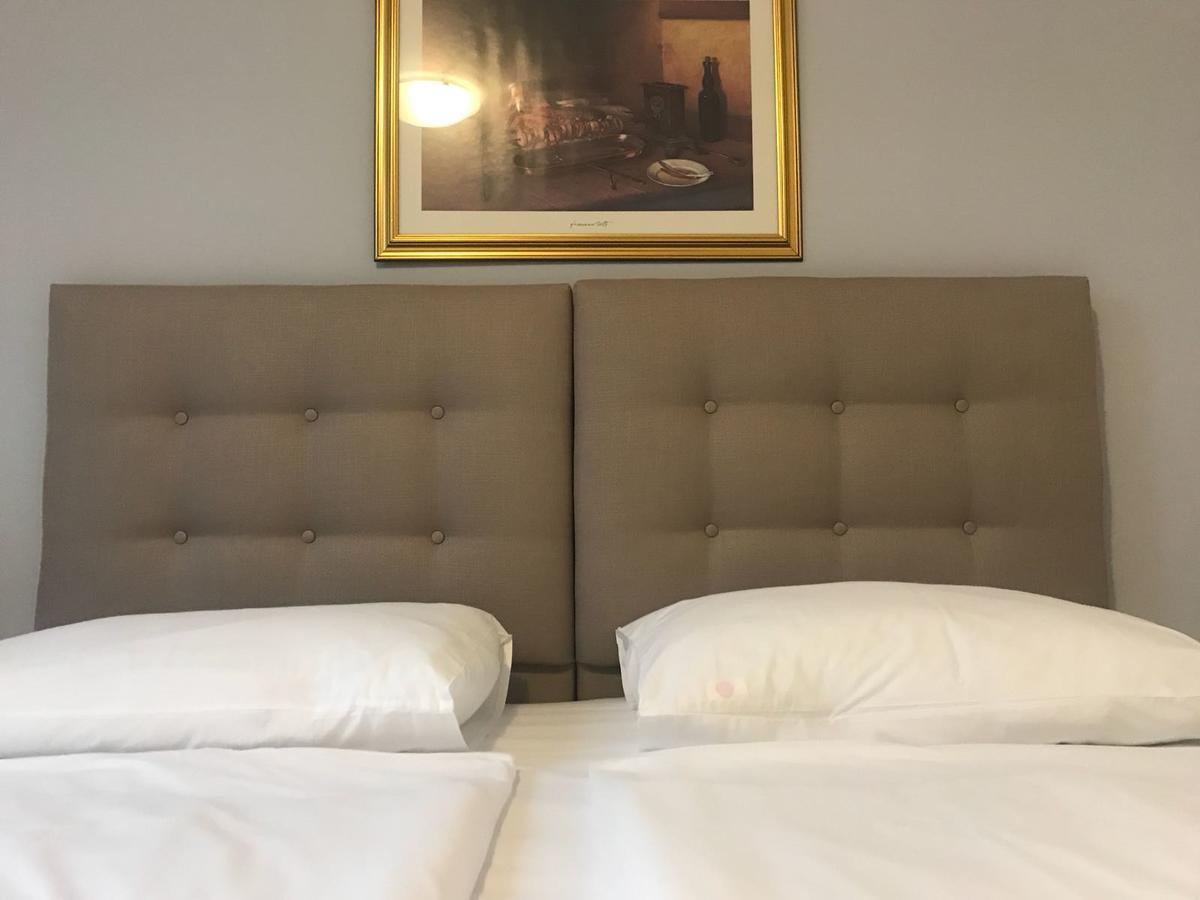 זאגרב Hotel Vila Tina מראה חיצוני תמונה