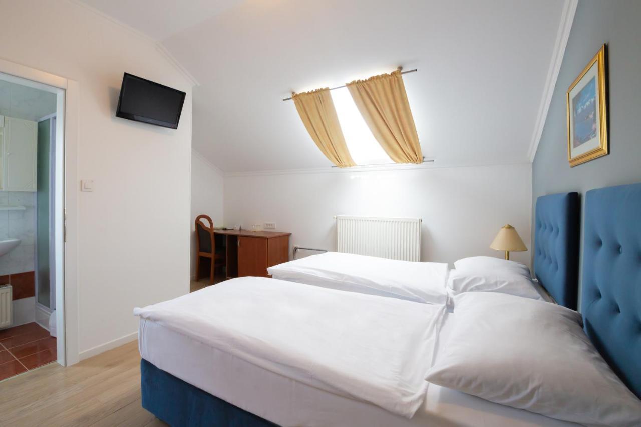זאגרב Hotel Vila Tina מראה חיצוני תמונה