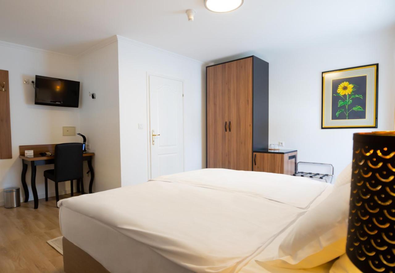 זאגרב Hotel Vila Tina מראה חיצוני תמונה