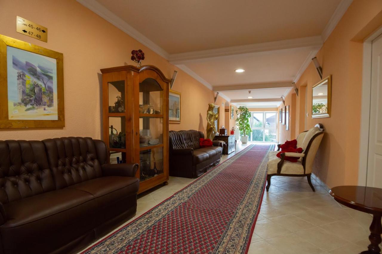 זאגרב Hotel Vila Tina מראה חיצוני תמונה